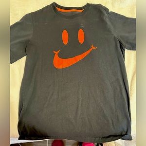 nike t shirt